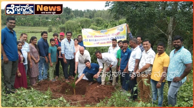 ಪರಿಸರ ರಕ್ಷಣೆ ಎಲ್ಲರ ಹೊಣೆ,ಪರಿಸರವೂ ಸಾಕಷ್ಟು ಕಲುಷಿತವಾಗಿರುವುದು.