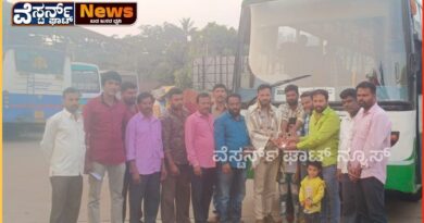 KSRTC ಬಸ್ ಚಾಲಕ ನಿಸಾರ್ ಅಹ್ಮದ್ ಇವರಿಗೆ ಸೊರಬದ ದೊಡ್ಡಮನೆ ರಾವಪ್ಪ ಶ್ರೀಧರ್ ಸೇವಾ ಟ್ರಸ್ಟ್ ವತಿಯಿಂದ ಸನ್ಮಾನ.